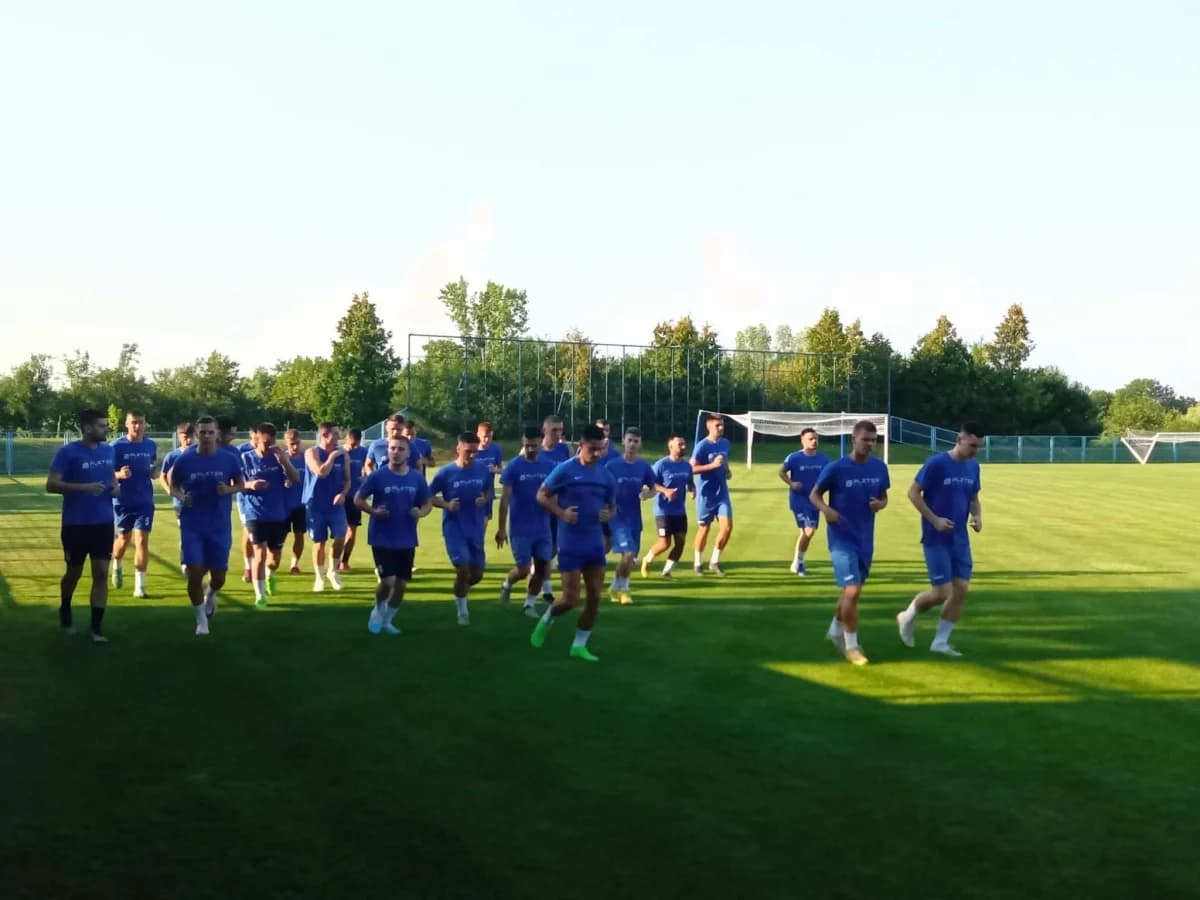 Odzvonilo je odmoru u Slaviji: Parmaković održao prozivku, priključila se iskusna imena