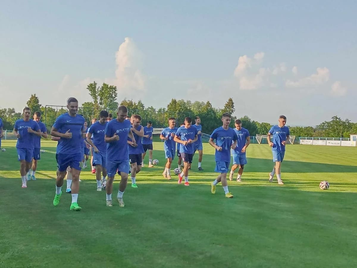 Odzvonilo je odmoru u Slaviji: Parmaković održao prozivku, priključila se iskusna imena