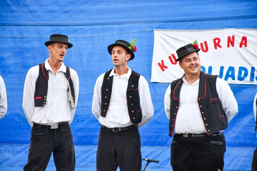 GRABARJE; Proslava 300. obljetnice Kapele sv. Ane i manifestacija “Poljadija u srcu”