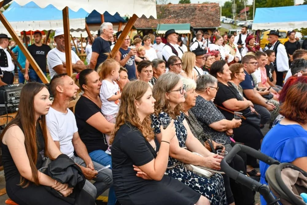 GRABARJE; Proslava 300. obljetnice Kapele sv. Ane i manifestacija “Poljadija u srcu”