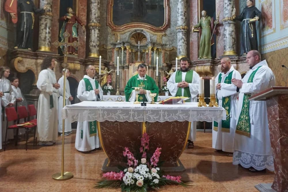 Euharistijsko slavlje prigodom završetka Hoda Franjevačke mladeži u Našicama