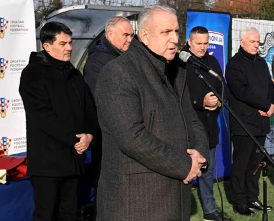 I dalje šutnja o privilegiranim kartama za Euro. Na utakmicama bili brojni pleternički HDZ-ovci
