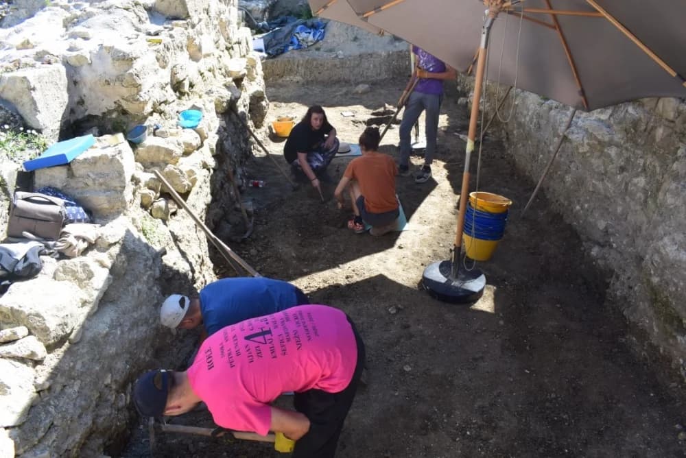 PAKRAC: Stari Grad krije i srednjovjekovno groblje