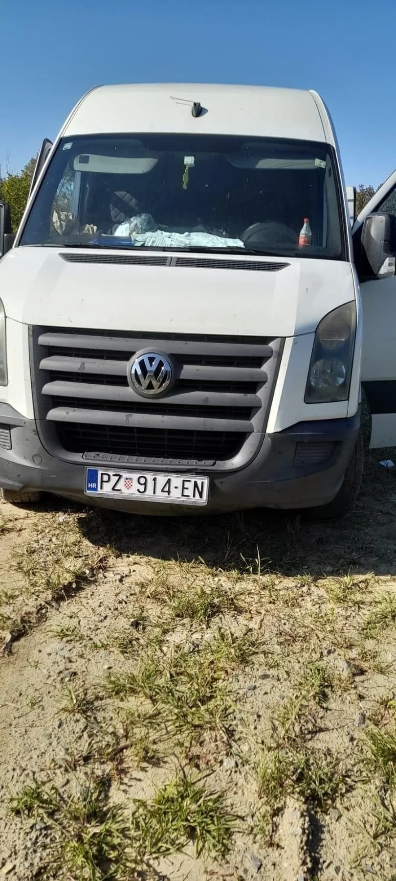 Sramotan incident u Zagrađu! Ležerno izbacivali razni otpad na zelenu površinu