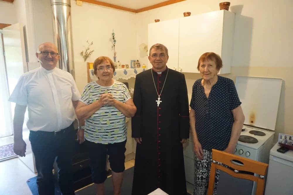Biskup u posjeti prognaničkom naselju Kovačevac uoči blagdana sv. Lovre