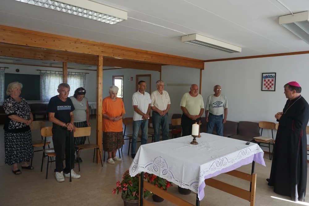 Biskup u posjeti prognaničkom naselju Kovačevac uoči blagdana sv. Lovre