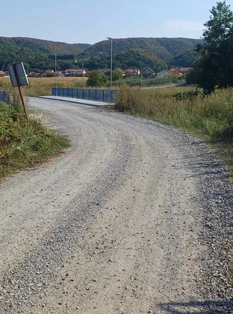 Stanari ulice u Dervišagi: ’Naša svakodnevica su ulica bez asfalta i divlji deponij!’