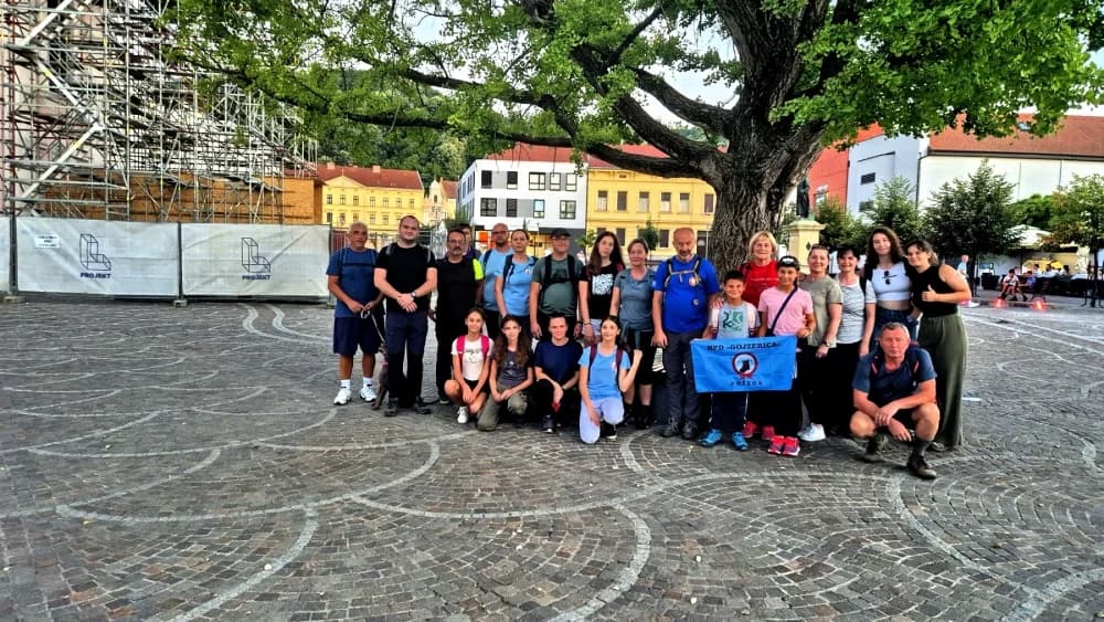Požeški planinari promatrali suze sv. Lovre i vidjeli prekrasne prizore na nebu iznad Požege 