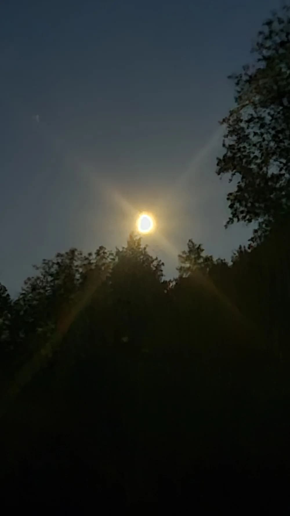 Požeški planinari promatrali suze sv. Lovre i vidjeli prekrasne prizore na nebu iznad Požege 