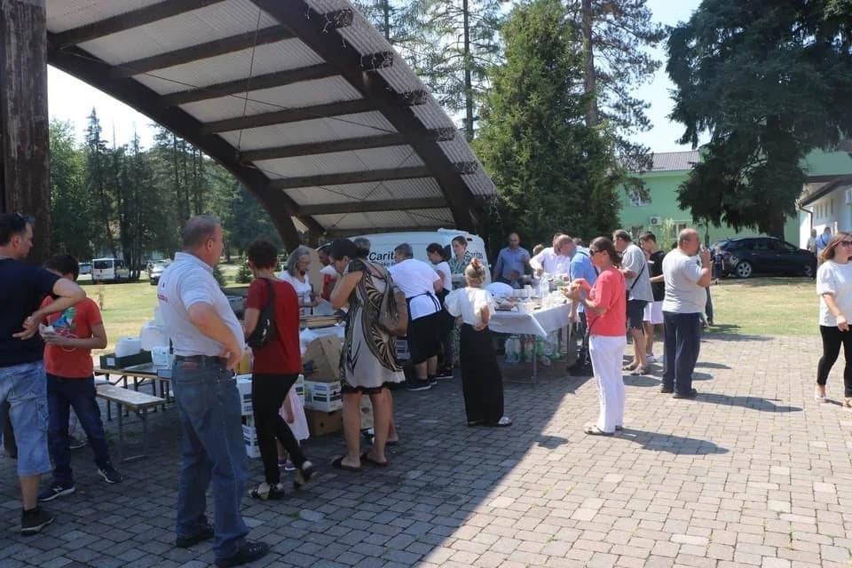 FOTO: Hodočašće obitelji s brojnom djecom u Voćin