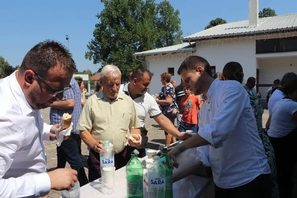 FOTO: Hodočašće obitelji s brojnom djecom u Voćin