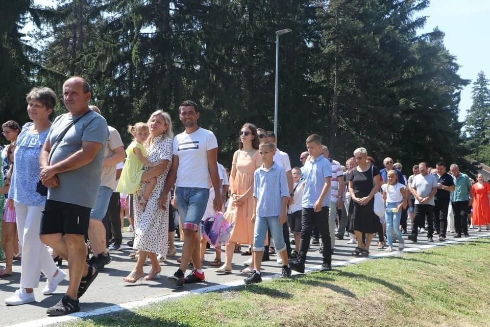FOTO: Hodočašće obitelji s brojnom djecom u Voćin