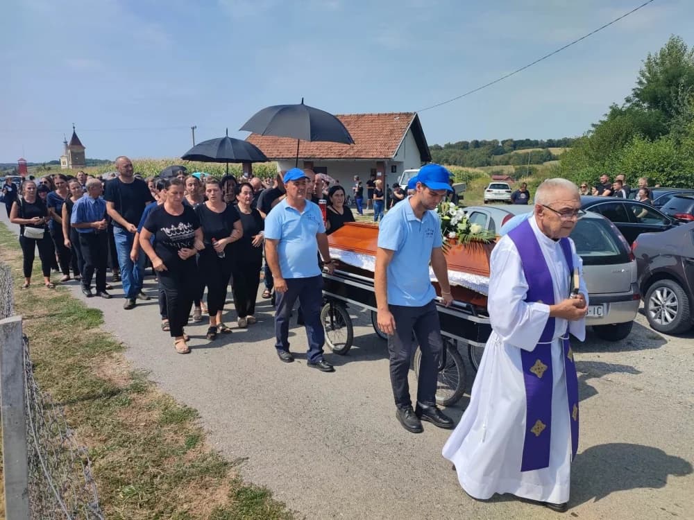 Sprovod oca svećenika Roka Ivanovića