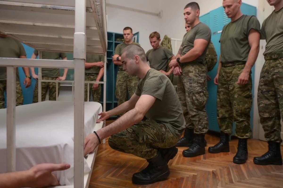 Povećan interes mladih za vojni poziv, ukupno je na Dragovoljno vojno osposobljavanje 43. naraštaja u vojarnu u Požegu stiglo 181 mladića i djevojaka