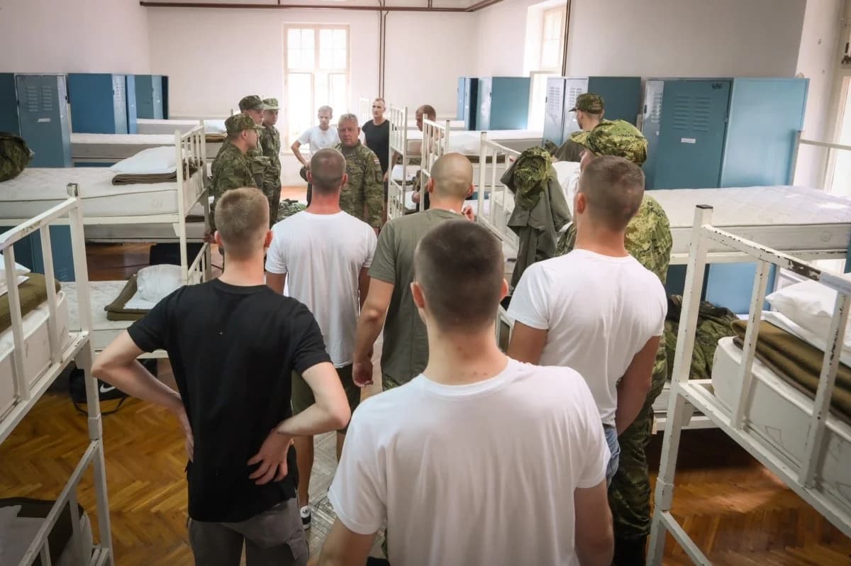 Povećan interes mladih za vojni poziv, ukupno je na Dragovoljno vojno osposobljavanje 43. naraštaja u vojarnu u Požegu stiglo 181 mladića i djevojaka