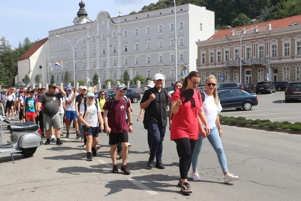 Hodočasnici pješaci krenuli u voćinsko svetište