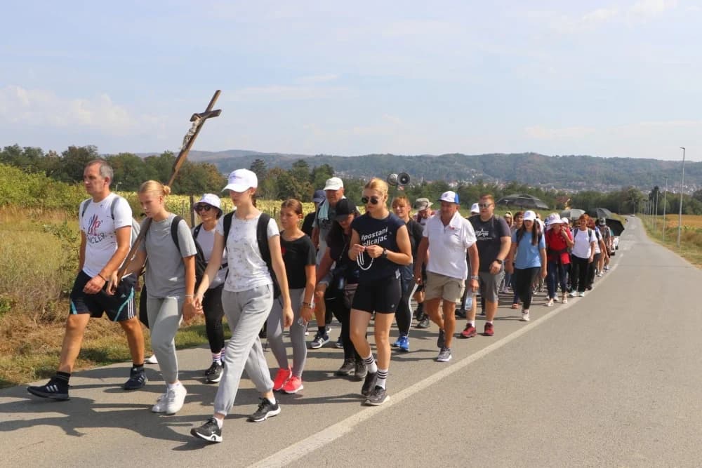 Hodočasnici pješaci krenuli u voćinsko svetište