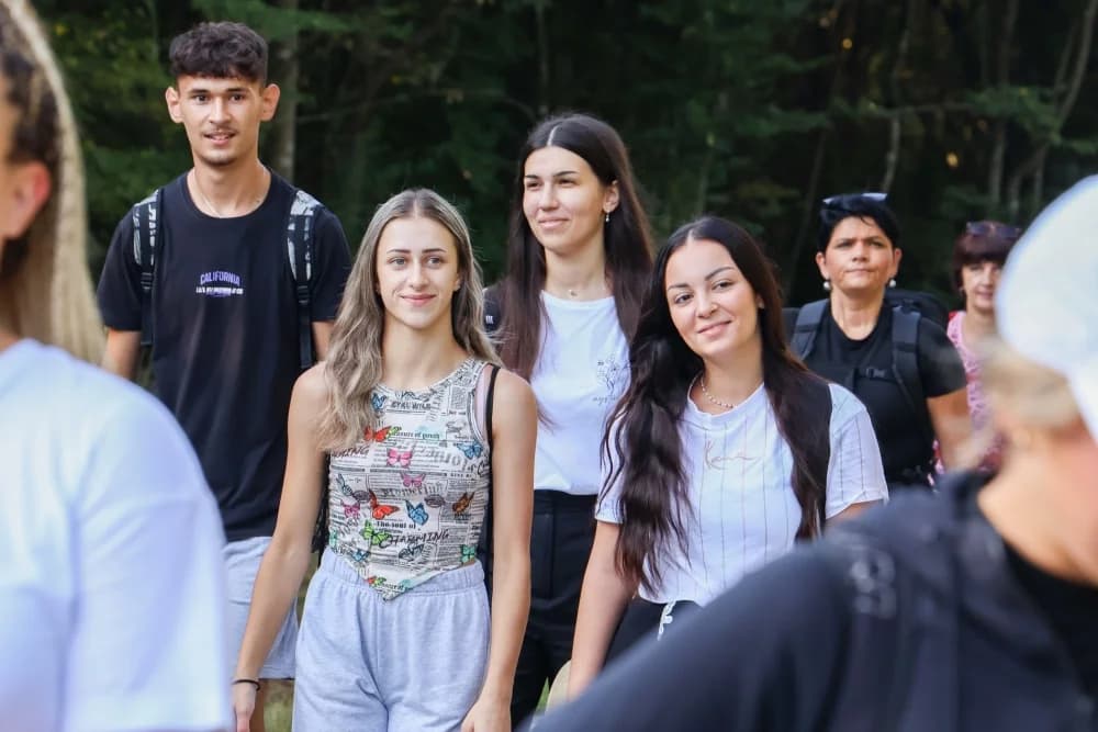 ZAJEDNIŠTVO NA PUTU: Brojni vjernici hodočaste prema voćinskom svetištu