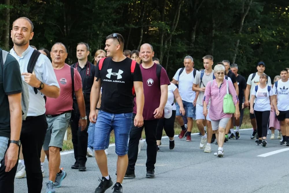 ZAJEDNIŠTVO NA PUTU: Brojni vjernici hodočaste prema voćinskom svetištu