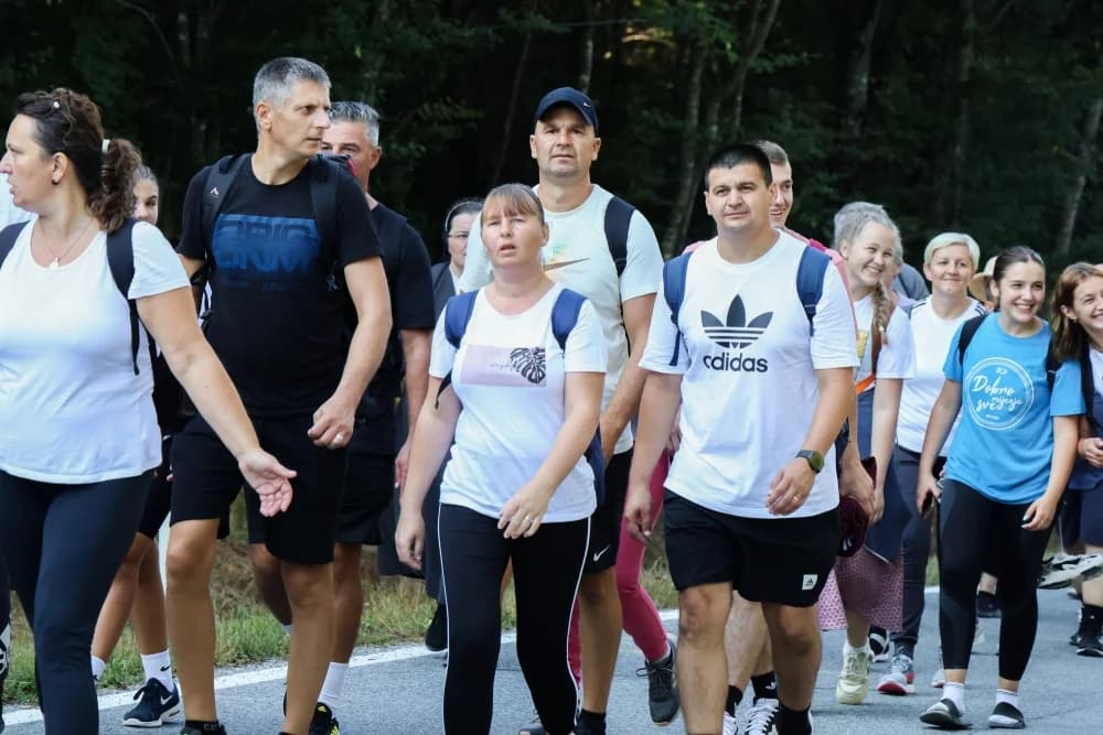 ZAJEDNIŠTVO NA PUTU: Brojni vjernici hodočaste prema voćinskom svetištu