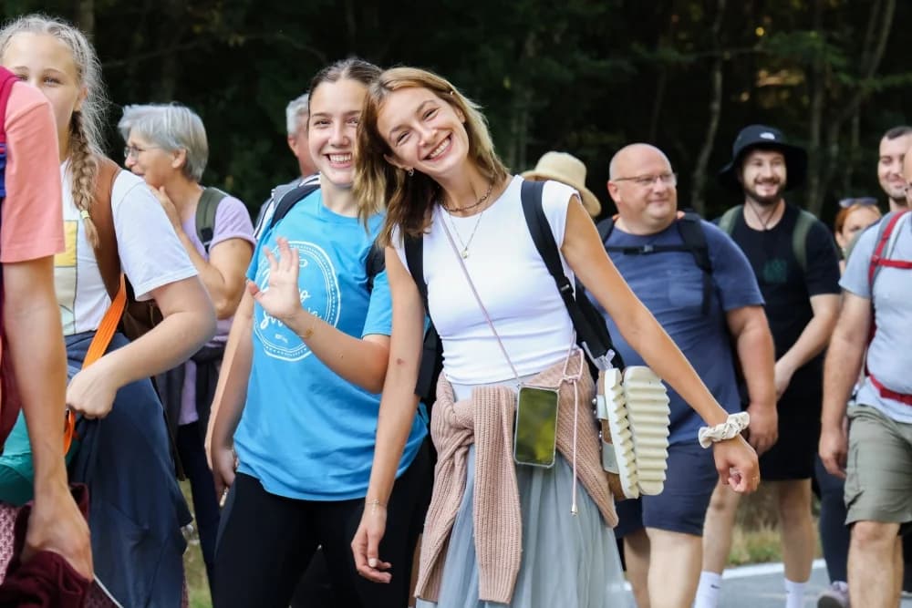 ZAJEDNIŠTVO NA PUTU: Brojni vjernici hodočaste prema voćinskom svetištu