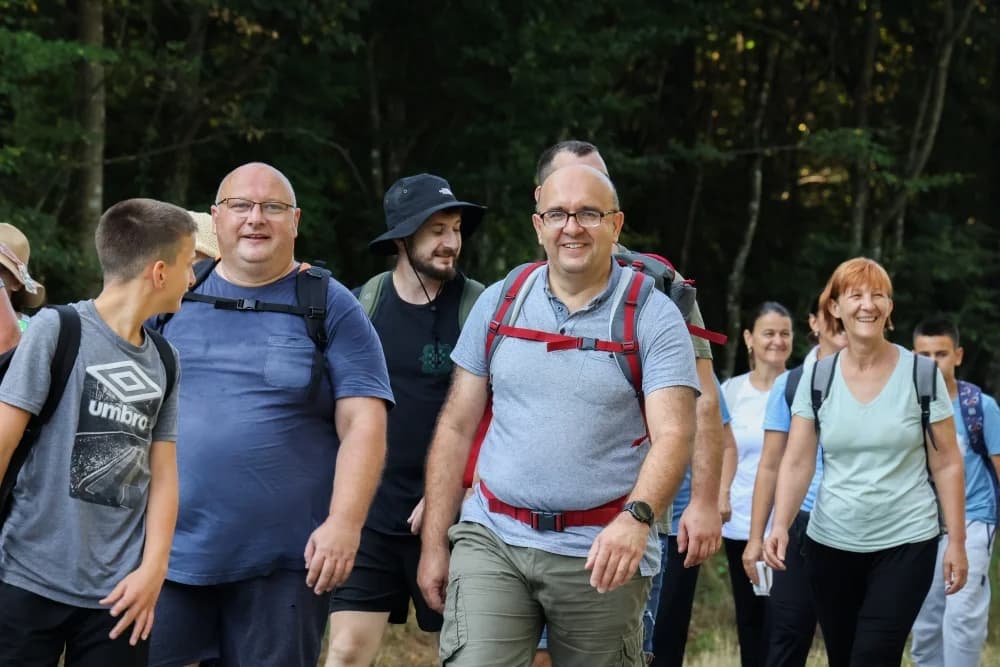 ZAJEDNIŠTVO NA PUTU: Brojni vjernici hodočaste prema voćinskom svetištu