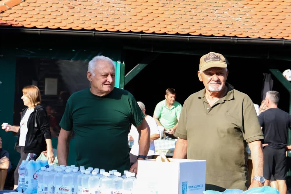ZAJEDNIŠTVO NA PUTU: Brojni vjernici hodočaste prema voćinskom svetištu
