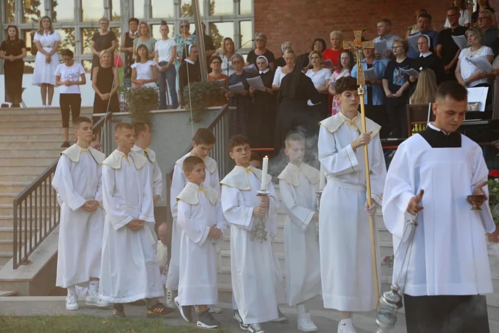 FOTO: Prva večer Devetnica u Pleternici, 23.8.2024.
