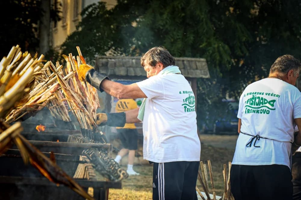 FOTO: Fišijada i Ribarske večeri u Trenkovu