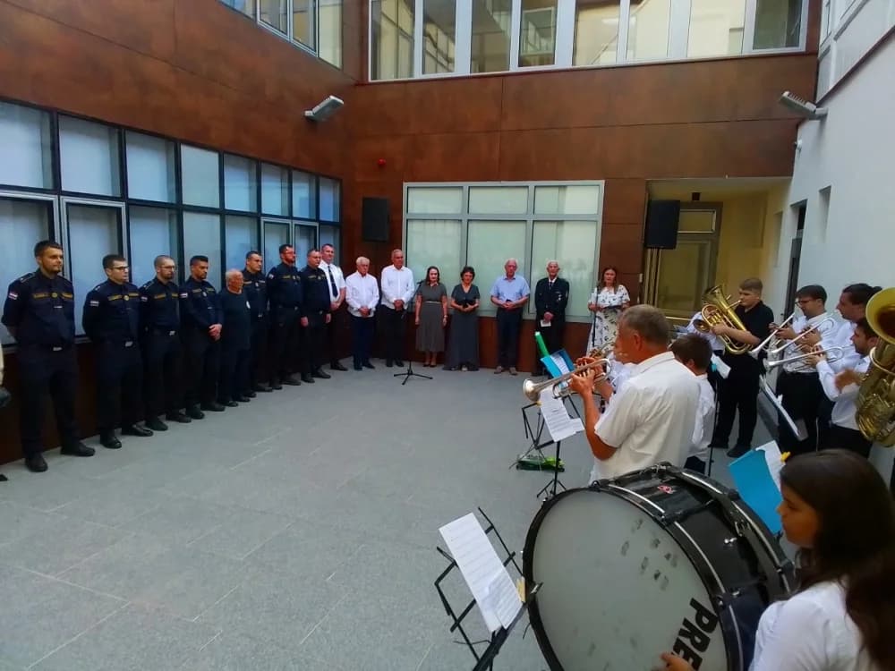 Gradski muzej Požega otvorio izložbu „Plamen hrabrosti“ u čast 150. godina DVD-a Požega