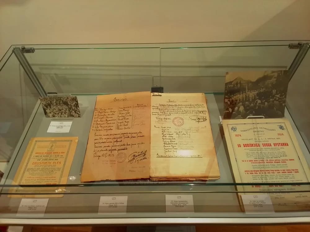Gradski muzej Požega otvorio izložbu „Plamen hrabrosti“ u čast 150. godina DVD-a Požega