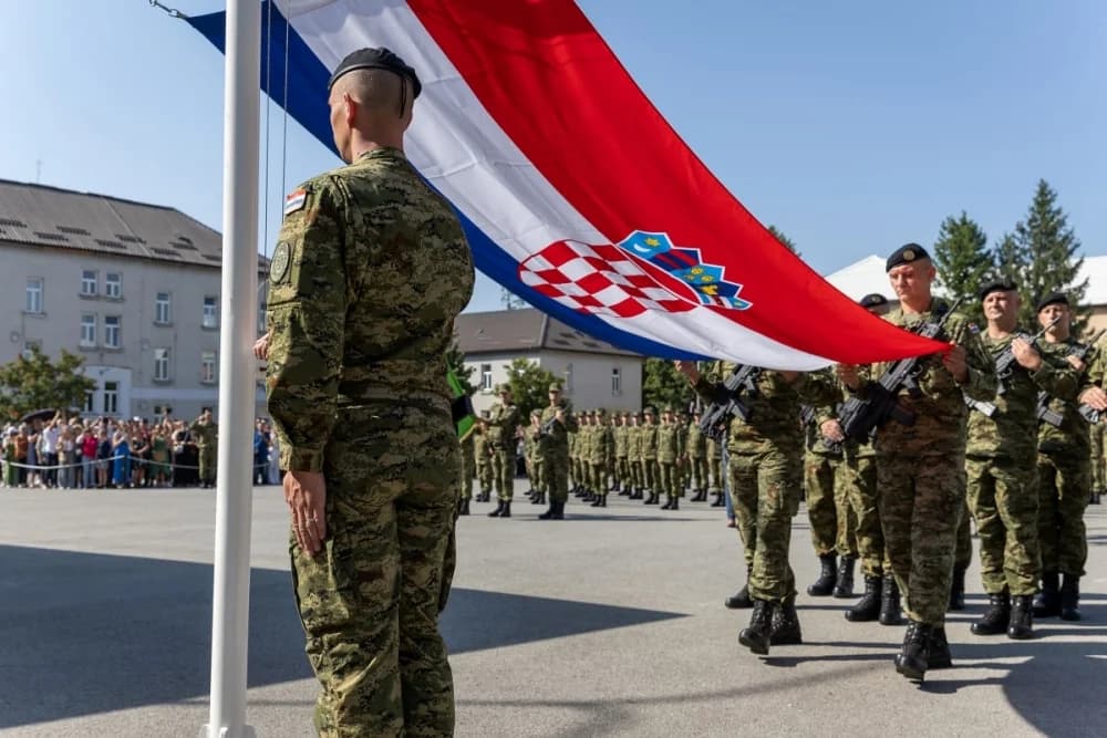Ročnici prisegnuli Domovini: „Pridružite se HV-u, radite za dobrobit društva, stvarajte nova iskustva u sjajnom okruženju“