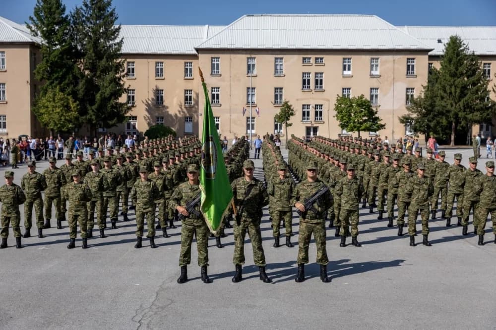 Ročnici prisegnuli Domovini: „Pridružite se HV-u, radite za dobrobit društva, stvarajte nova iskustva u sjajnom okruženju“
