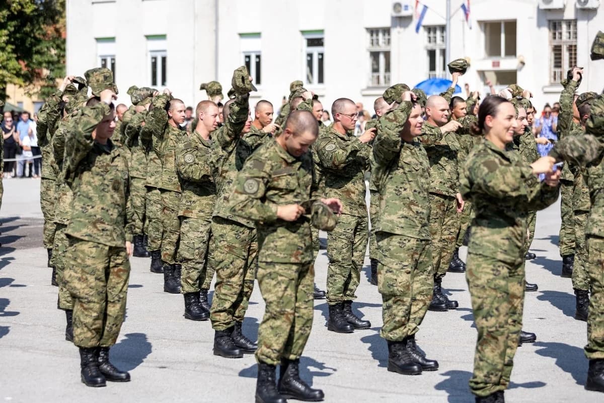 Ročnici prisegnuli Domovini: „Pridružite se HV-u, radite za dobrobit društva, stvarajte nova iskustva u sjajnom okruženju“