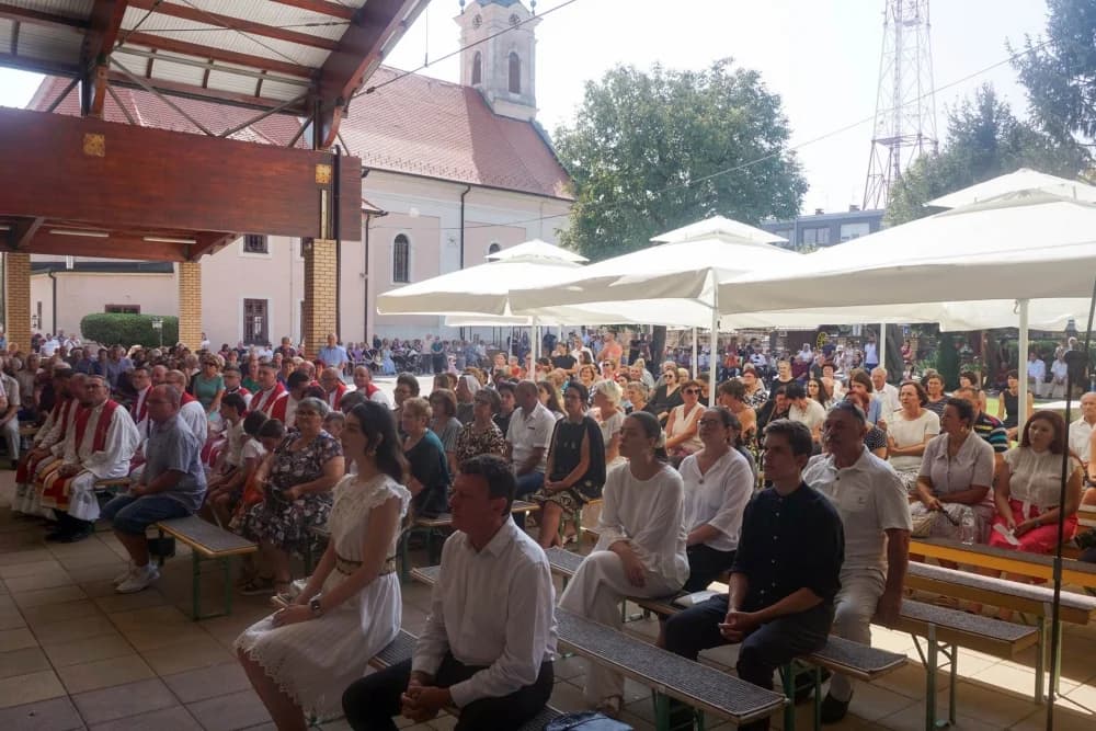 Biskup Ivo predvodio euharistijsko slavlje u Županji