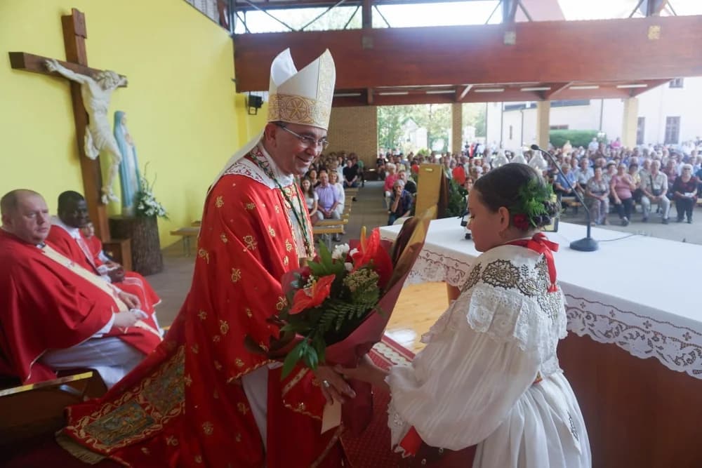 Biskup Ivo predvodio euharistijsko slavlje u Županji