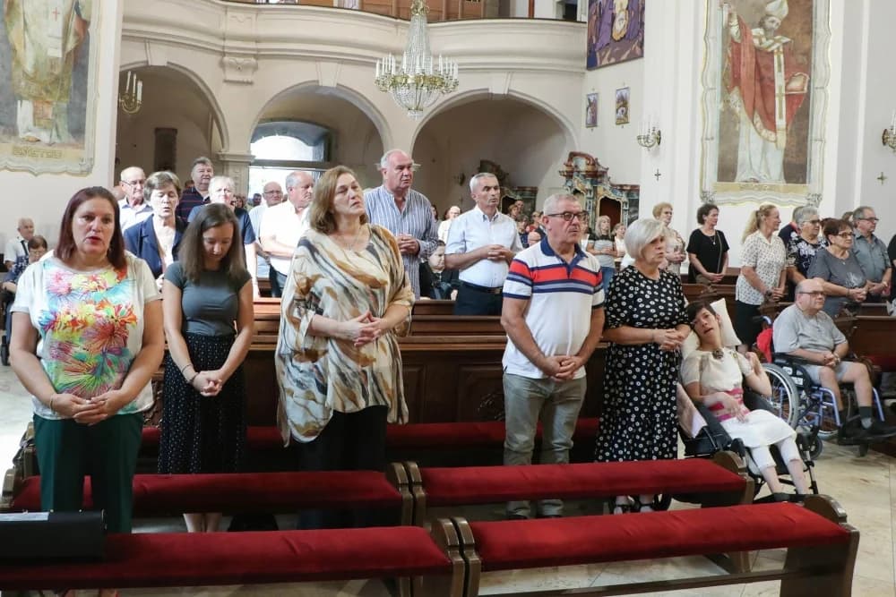 Euharistijsko slavlje u požeškoj Katedrali s osobama s invaliditetom