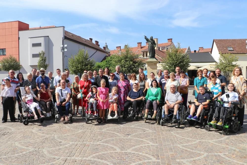 Euharistijsko slavlje u požeškoj Katedrali s osobama s invaliditetom