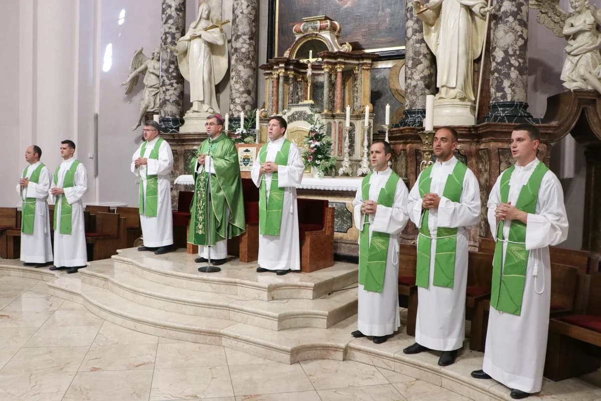 Euharistijsko slavlje u požeškoj Katedrali s osobama s invaliditetom