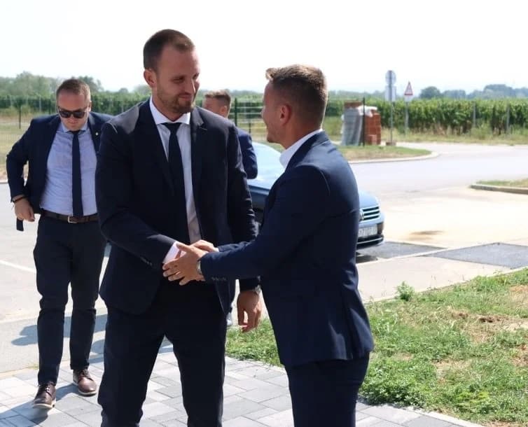 Napokon je u službenom posjetu bio jedan ministar u gradu Kutjevu – Šime Erlić