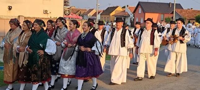 “Pjesmom u jesen” – tradicijski spektakl i ove godine u Zlatnoj Slavoniji