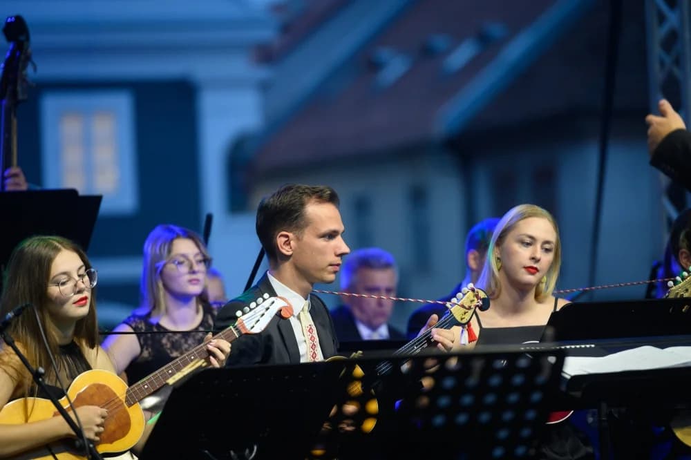 Škoro oduševio novom pjesmom ’Baja’ na završnoj večeri Zlatnih žica Slavonije