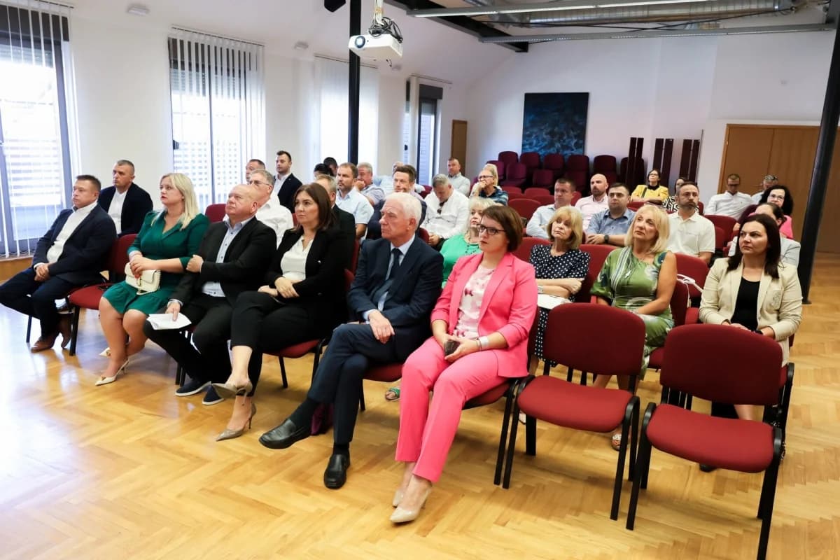Color Emajl, Ceste Požega i Cor dobitnici Zlatne kune