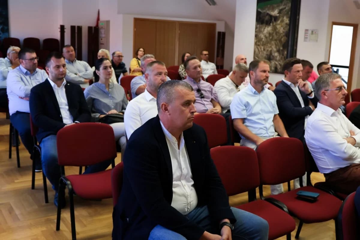 Color Emajl, Ceste Požega i Cor dobitnici Zlatne kune