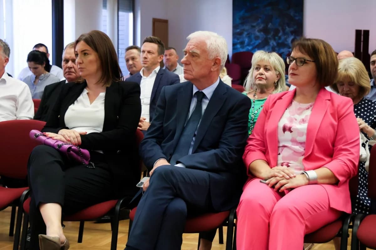 Color Emajl, Ceste Požega i Cor dobitnici Zlatne kune