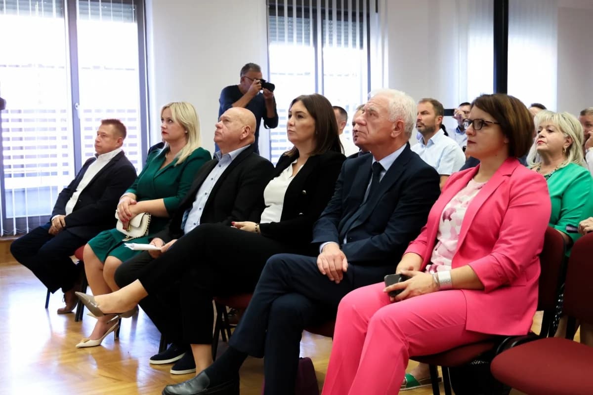 Color Emajl, Ceste Požega i Cor dobitnici Zlatne kune
