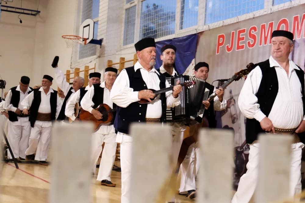 Pjesmom u jesen 2024: Bogatstvo tradicije i običaja u Jakšiću