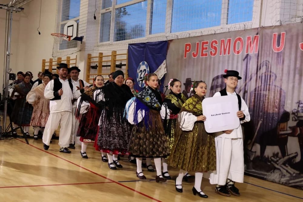 Pjesmom u jesen 2024: Bogatstvo tradicije i običaja u Jakšiću