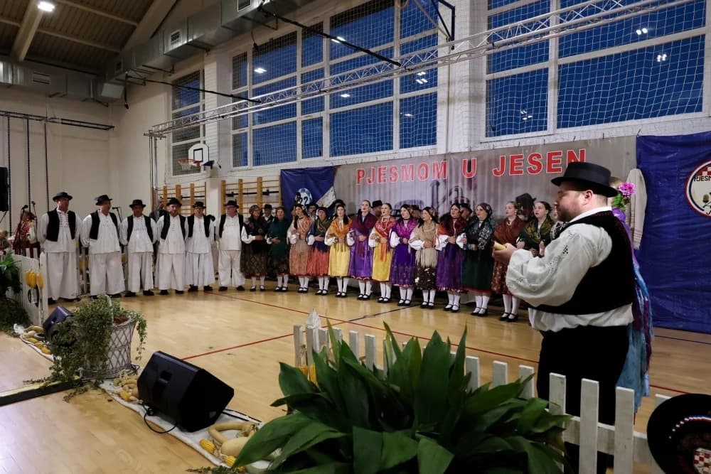 Pjesmom u jesen 2024: Bogatstvo tradicije i običaja u Jakšiću
