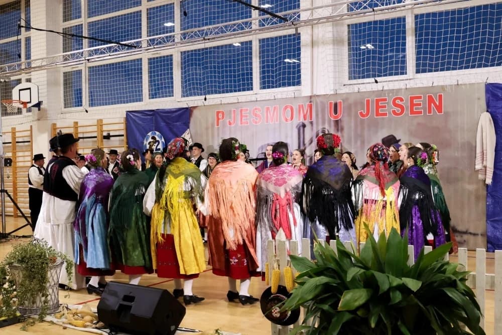 Pjesmom u jesen 2024: Bogatstvo tradicije i običaja u Jakšiću